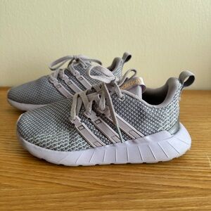 ♥️🎄3 for $15 Little girl Adidas